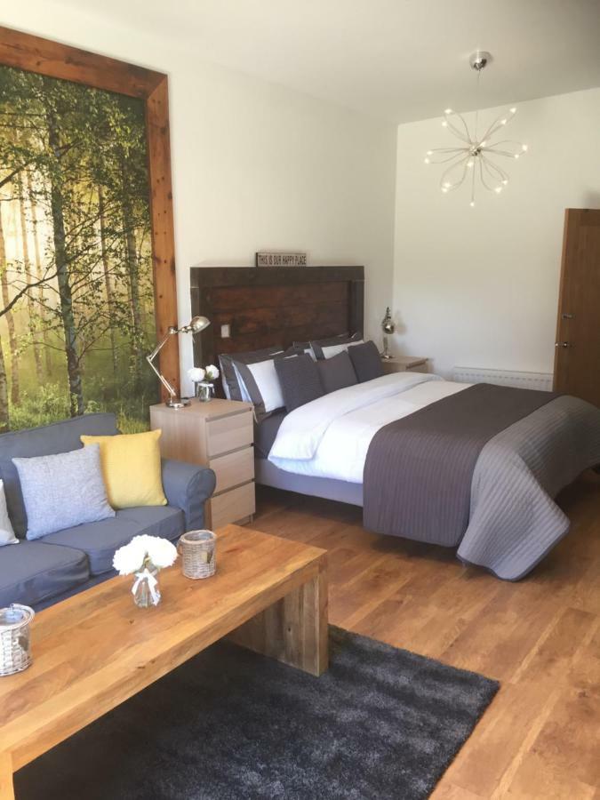 Willow Court Farm Studio South & Petting Farm, 8 Mins From Legoland & Windsor, 15 Mins From Lapland Uk Dış mekan fotoğraf